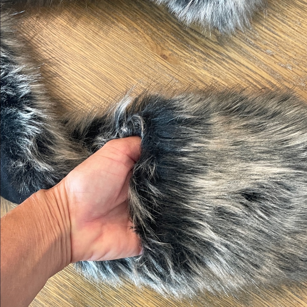 Authentic SpiritHoods Grey Wolf Black and Brown Faux Fur Hood - Picture 5 of 7